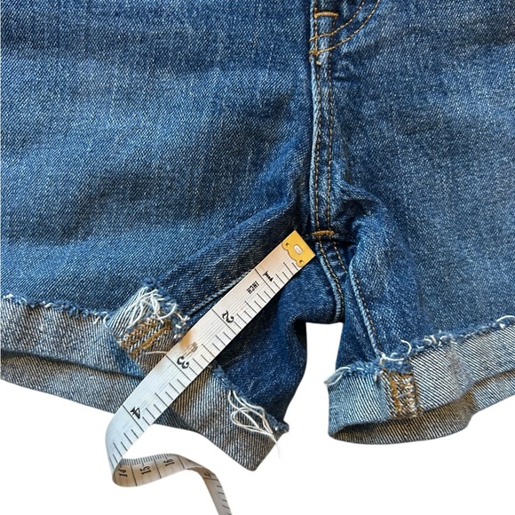 Madewell High-Rise Denim Shorts in Onaway
Wash Size 27 - Picture 5 of 11